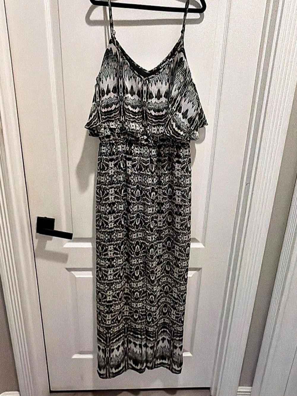 Express Geometric Maxi Dress in Black & White Size Medium